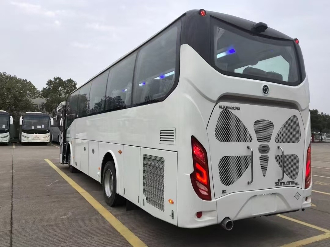 Gebruikte bus 36 zitplaatsen Sunlong Bus SLK6102 CNG Yuchai Motor Rechtsrijden Gebruik in Afrika
