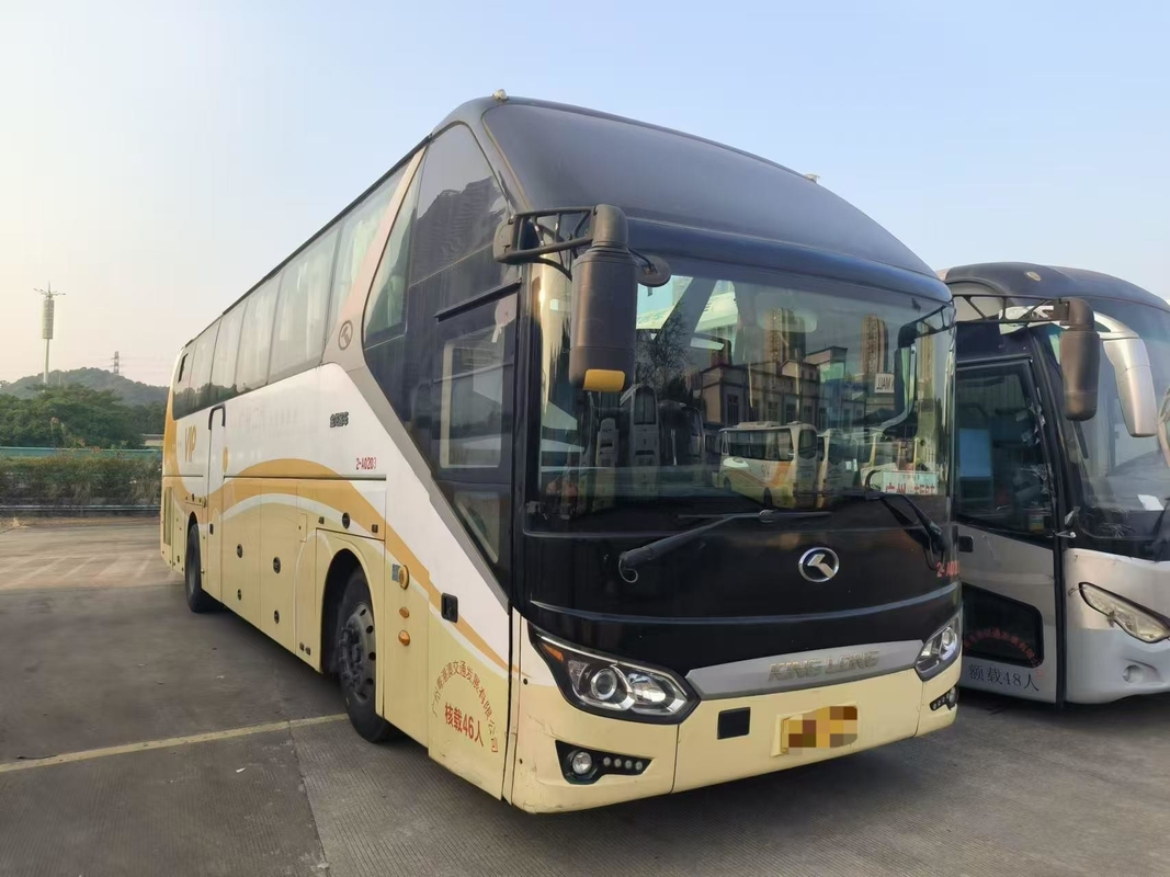 Gebruikte bussen te koop 46 zitplaatsen VIP langeafstands passagiersvervoer 2 deuren diesel 330 pk