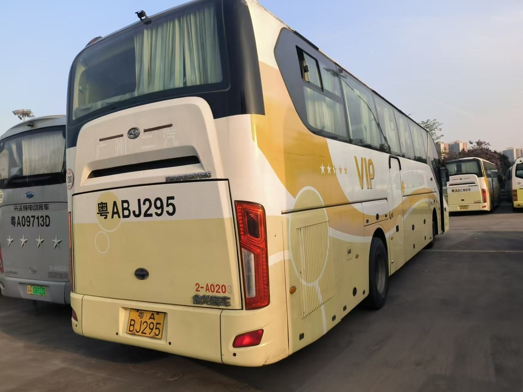 Gebruikte bussen te koop 46 zitplaatsen VIP langeafstands passagiersvervoer 2 deuren diesel 330 pk