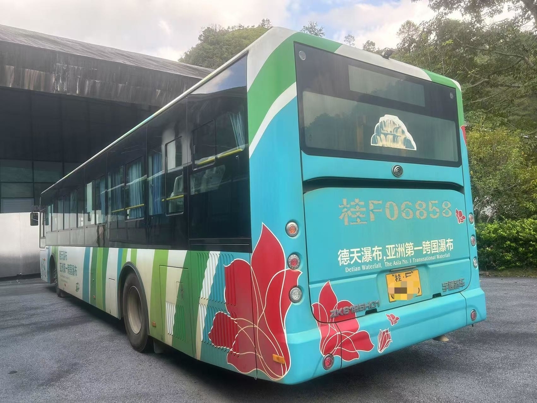 Yutong City Bus Diesel Yuchai Motor ZK6125 Dubbele deur 43 zitplaatsen 98 Passagiers Leaf Spring