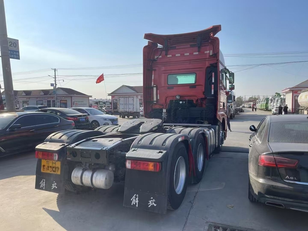 Gebruikte hoofdtrucks met ABS Jiefang Tractor Head JH6 2021 Jaar 6*4 Drive Mode AT Weichai550hp