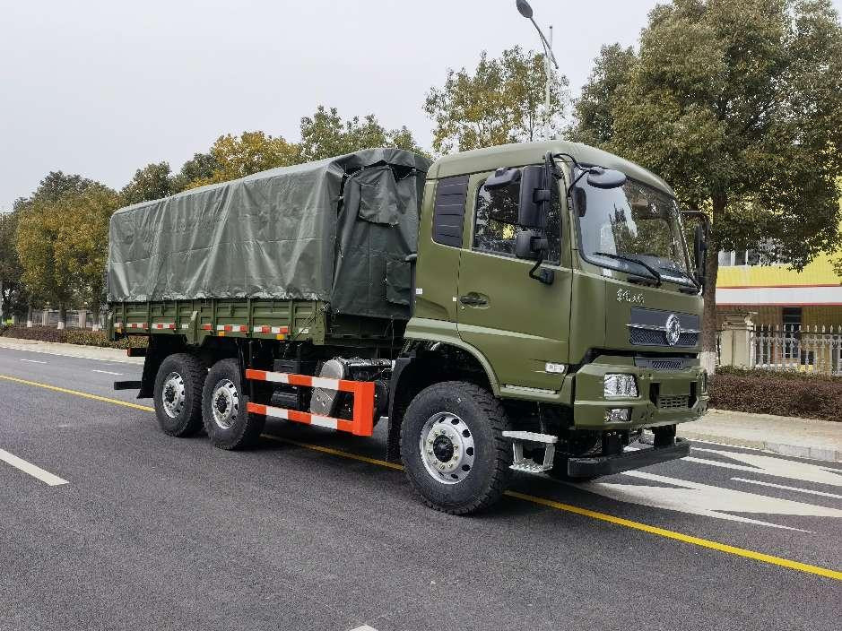 6×6 vrachtwagen Dongfeng Nieuwe vrachtwagen Offroad banden Single cabin Cummins motor Gebruik in Afrika