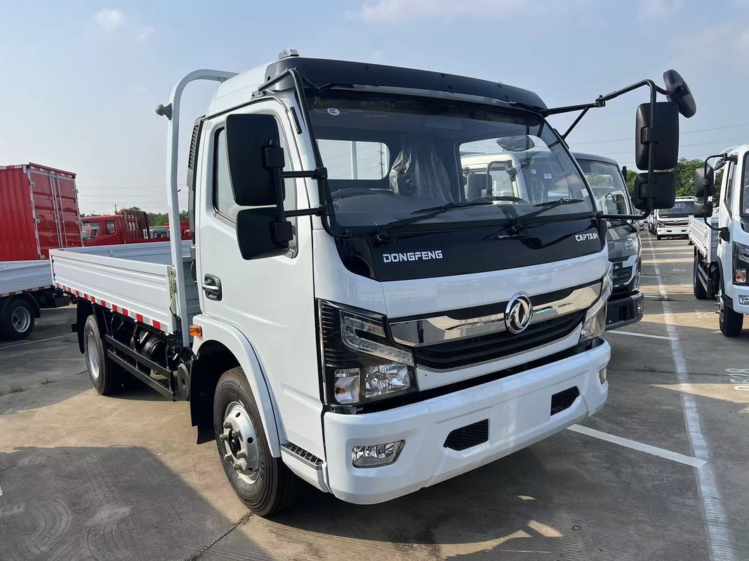 5ton vrachtwagen Dongfeng Captain Small Truck Flatbed Rechts stuur Yuchai Motor 3308 wielbasis