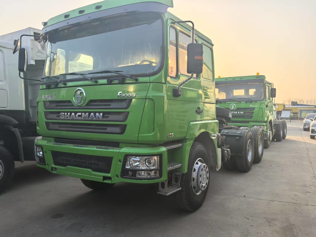 Gebruikte trekkerkop aanhanger vrachtwagen Shacman F3000 krachtige vrachtwagen 380 pk 6 * 4 aandrijfsmodus 10 banden slechte weg