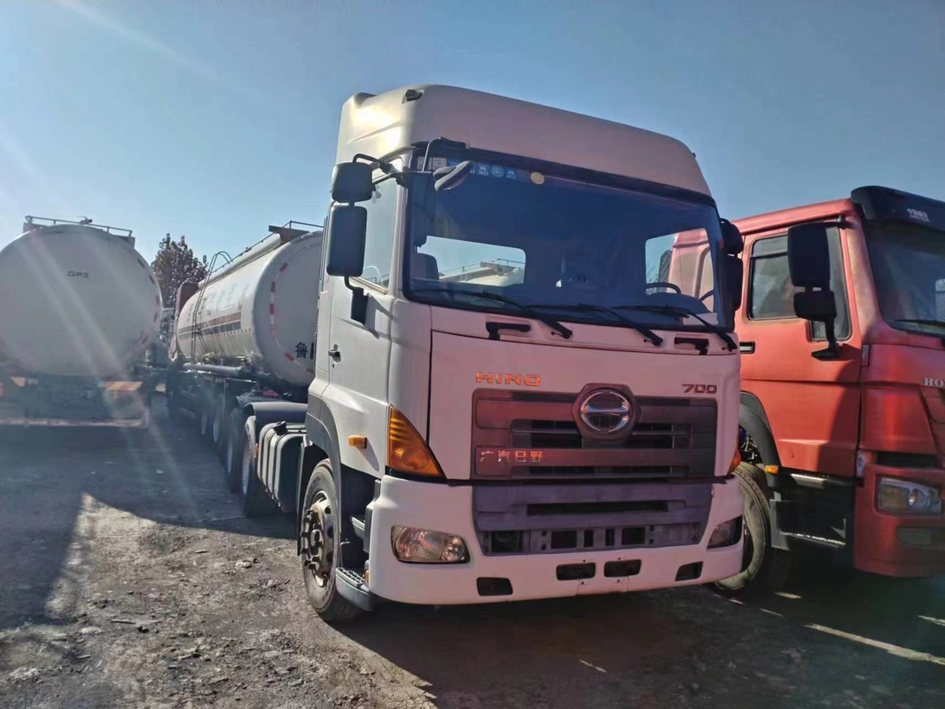 Gebruikte trekkerkop voor Afrika Hino 700 Leaf Spring High Roof Cabin 6*4 Heavy Duty Truck Duurzaam