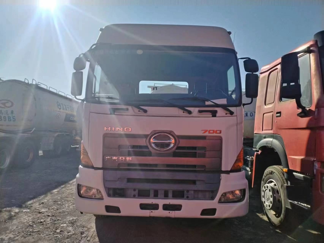 Gebruikte trekkerkop voor Afrika Hino 700 Leaf Spring High Roof Cabin 6*4 Heavy Duty Truck Duurzaam