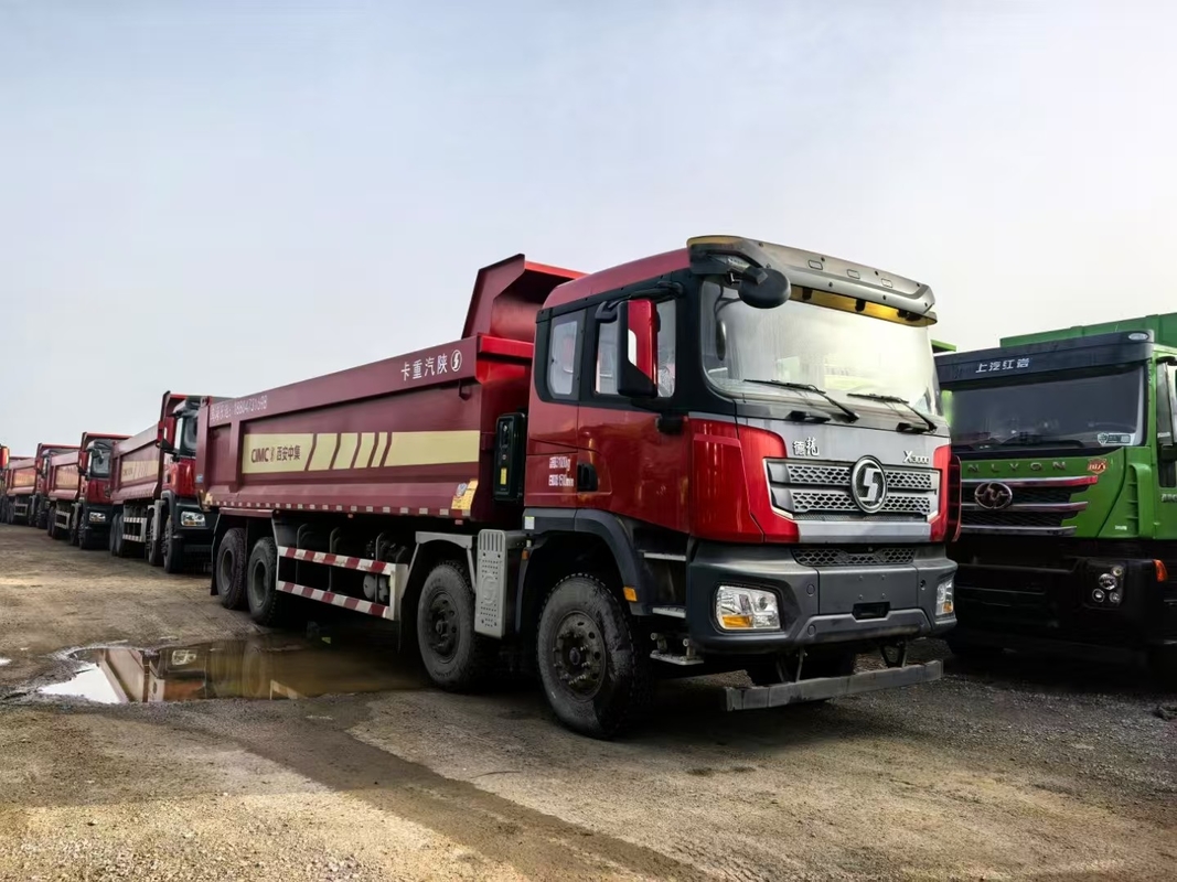 Gebruikte dumper truck voor mijnen Shacman Weichai 430hp voorste opheffing 8*4 aandrijflijn 12 band Lhd 50tons laden