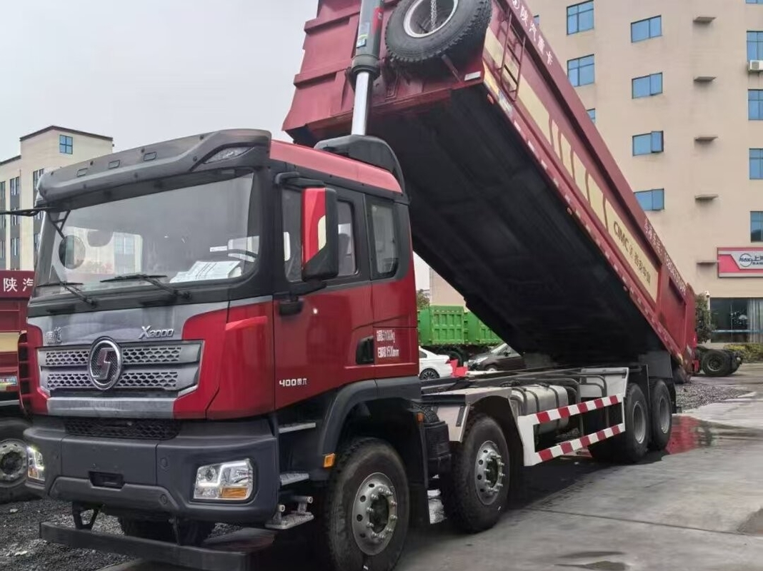 Gebruikte dumper truck voor mijnen Shacman Weichai 430hp voorste opheffing 8*4 aandrijflijn 12 band Lhd 50tons laden