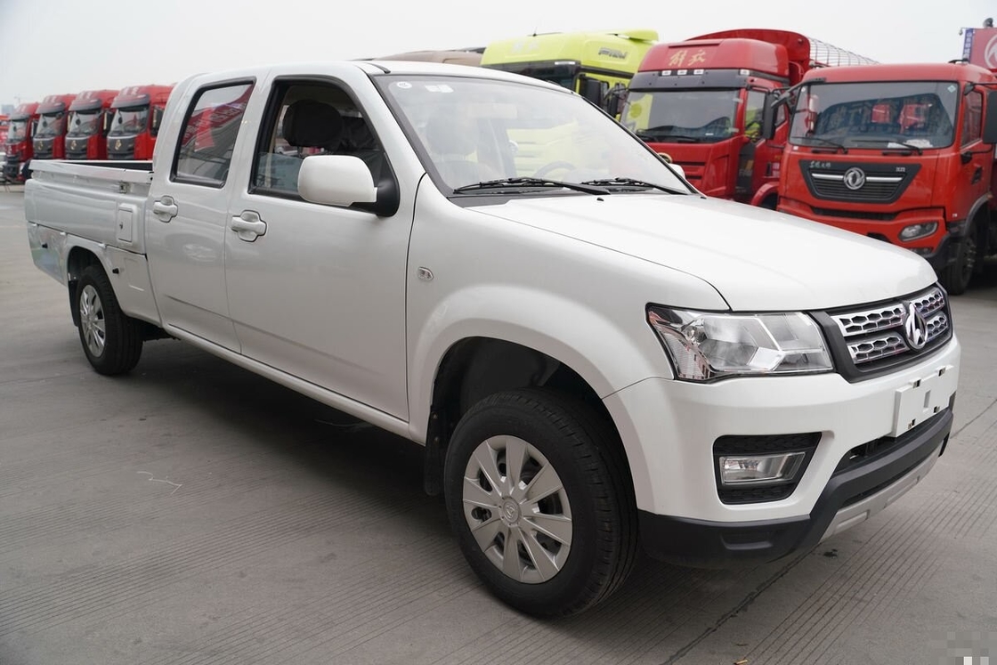 Gebruikte handmatige pick-up truck 4X2 rijgedrag 4 wielen wit economisch slechte wegomstandigheden