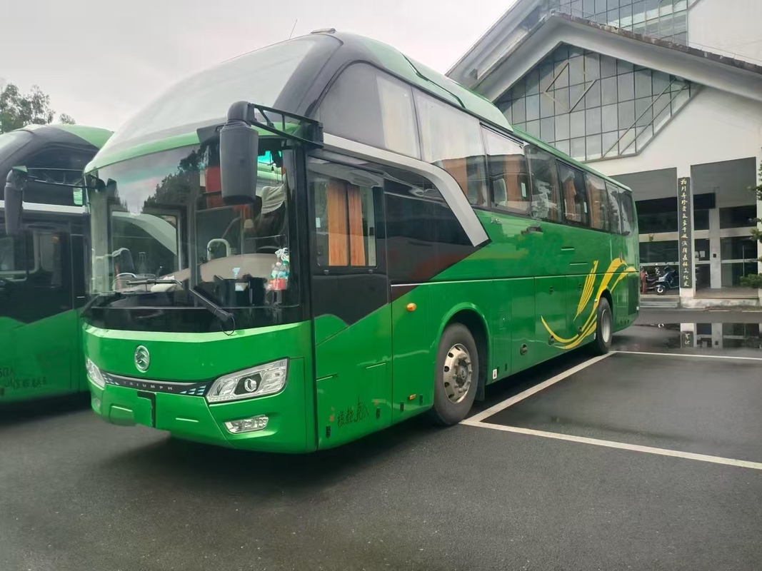 Hoog dak XML6122 Gebruikte bus Golden Dragon 50 zitplaatsen Luchtvering 2023 Jaar Veilig Luxe Interieur