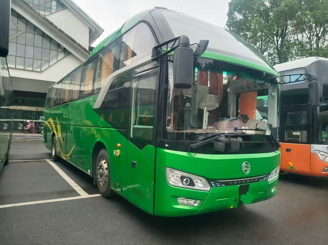 Hoog dak XML6122 Gebruikte bus Golden Dragon 50 zitplaatsen Luchtvering 2023 Jaar Veilig Luxe Interieur