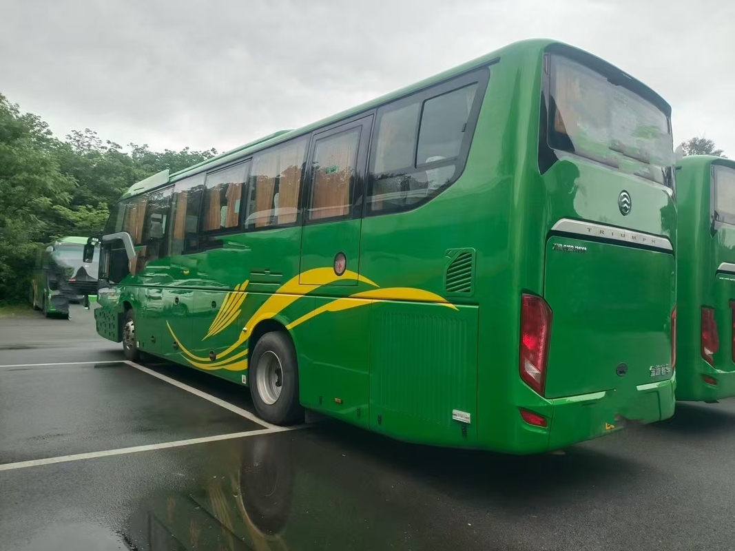 Hoog dak XML6122 Gebruikte bus Golden Dragon 50 zitplaatsen Luchtvering 2023 Jaar Veilig Luxe Interieur