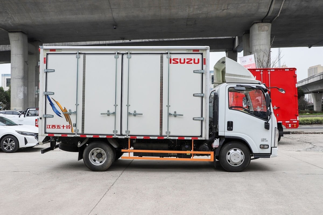 Tweedehands vrachtwagens Isuzu EC5 4×2 DRIVE MODE 127hp Goedkope vrachtwagens voor export
