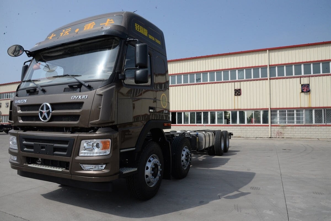 Gebruikte Heavy Duty Vrachtwagenchassis Te Koop Dayun N8e 8×4 Aandrijving 350pk Tweedehands Vrachtwagens