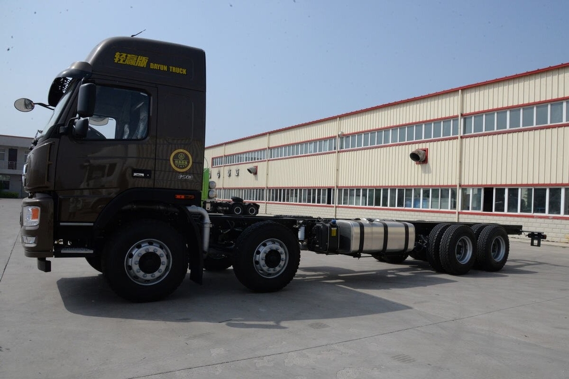 Gebruikte Heavy Duty Vrachtwagenchassis Te Koop Dayun N8e 8×4 Aandrijving 350pk Tweedehands Vrachtwagens