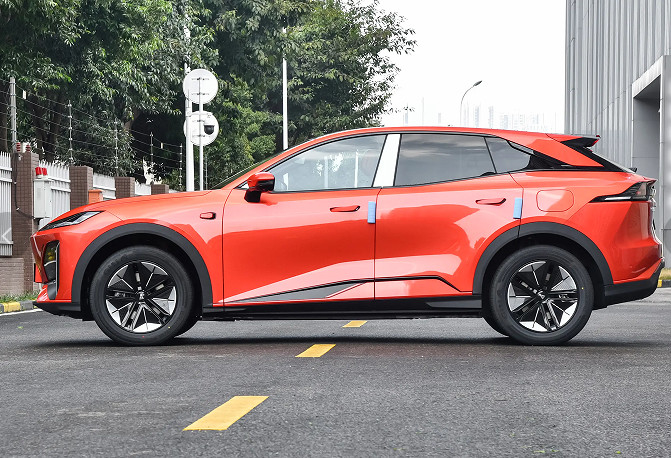 Verlengd bereik elektrisch voertuig Shenlan S07 Jaar 2025 Intelligent Driving System 4 zitplaatsen 215KM Batterijduur
