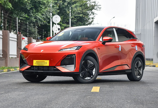 Verlengd bereik elektrisch voertuig Shenlan S07 Jaar 2025 Intelligent Driving System 4 zitplaatsen 215KM Batterijduur