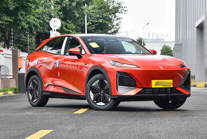 Verlengd bereik elektrisch voertuig Shenlan S07 Jaar 2025 Intelligent Driving System 4 zitplaatsen 215KM Batterijduur