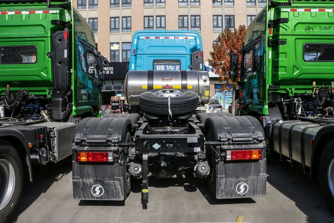 Gebruikte Trekker Truck Kop Te Koop Shacman X3000 6*4 Aandrijving 480pk Goedkoopste Trekker Truck Te Koop FOB China