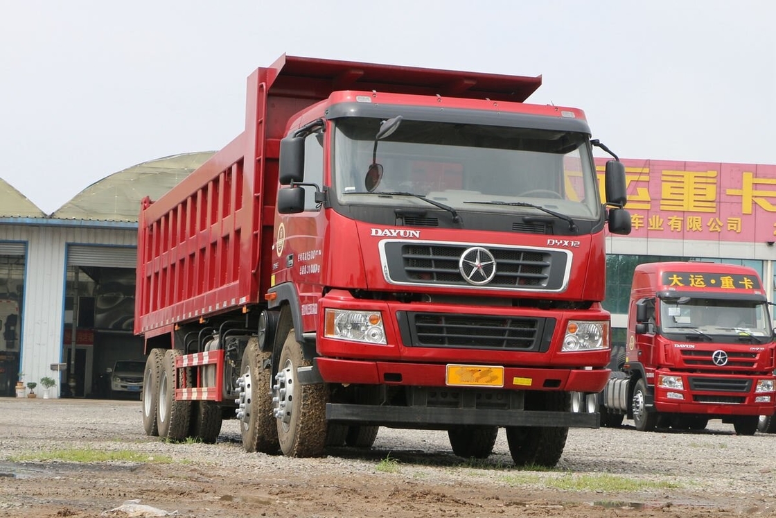 Gebruikte vrachtwagens te koop Dayun N8C 375hp 8*4 Drive Mode Koop gebruikte vrachtwagen Beste prijs naar Afrika