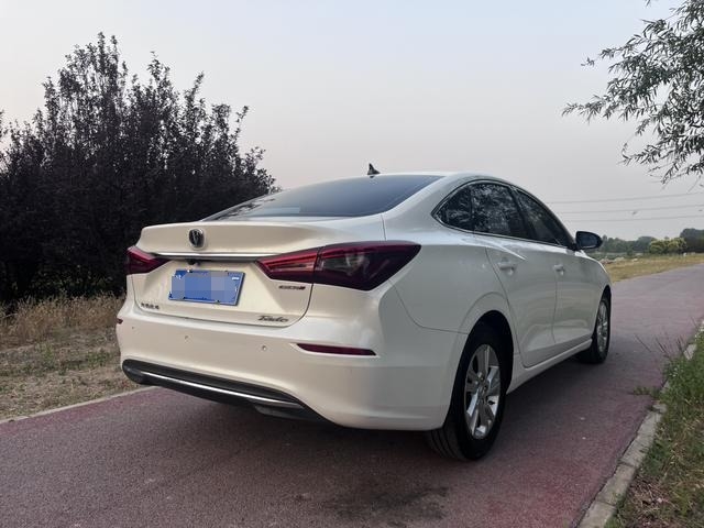 Betaalbare Gebruikte Changan Eado 1.6L Automaat SUV 2019 Eado GDI Sedan voor Afrika & Midden-Oosten