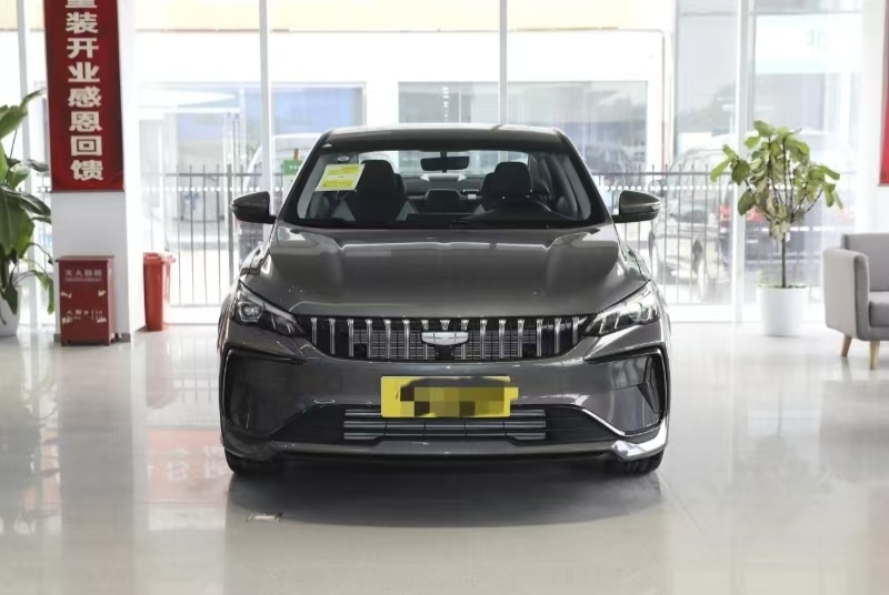 Nieuwe Geely 2024 Jaar 2WD Benzineauto Duurzame Krachtige Ideale Auto Met Aangepaste Kleur