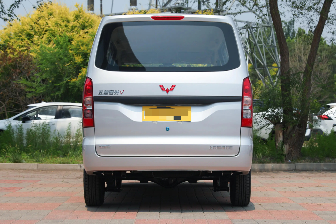 Betaalbare nieuwe Wuling Hongguang V minivan 2022 1.2L 76 pk L4 Benzine 2WD Euro 6 Voor Export voor Familiegebruik