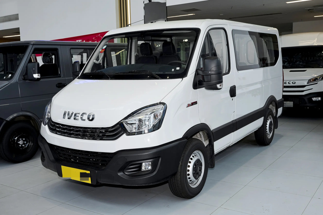 Goedkope Nieuwe Iveco Ocean minibus 2024 2.0T 146 pk Diesel 2WD Euro 6 Voor export voor gezinsgebruik