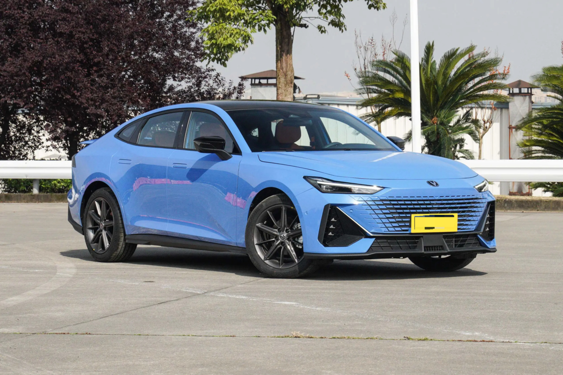 Goedkope Nieuwe Changan UNI-V 2025 Derde Generatie 1.5T 500Bar Premium Sports Edition Voor export voor gezinsgebruik