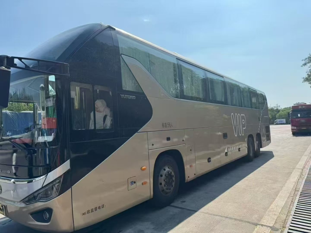 ZK6137 Yutong Gebruikte passagiersbus / 56 zitplaatsen Dubbele deuren Linksgestuurde luxebus