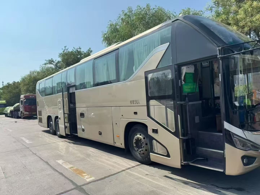 ZK6137 Yutong Gebruikte passagiersbus / 56 zitplaatsen Dubbele deuren Linksgestuurde luxebus