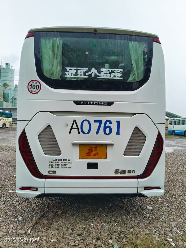 ZK6907 Yutong Gebruikte Passagiersbus 2023 38 zitplaatsen Eendeurs Luxebus met linksrijden