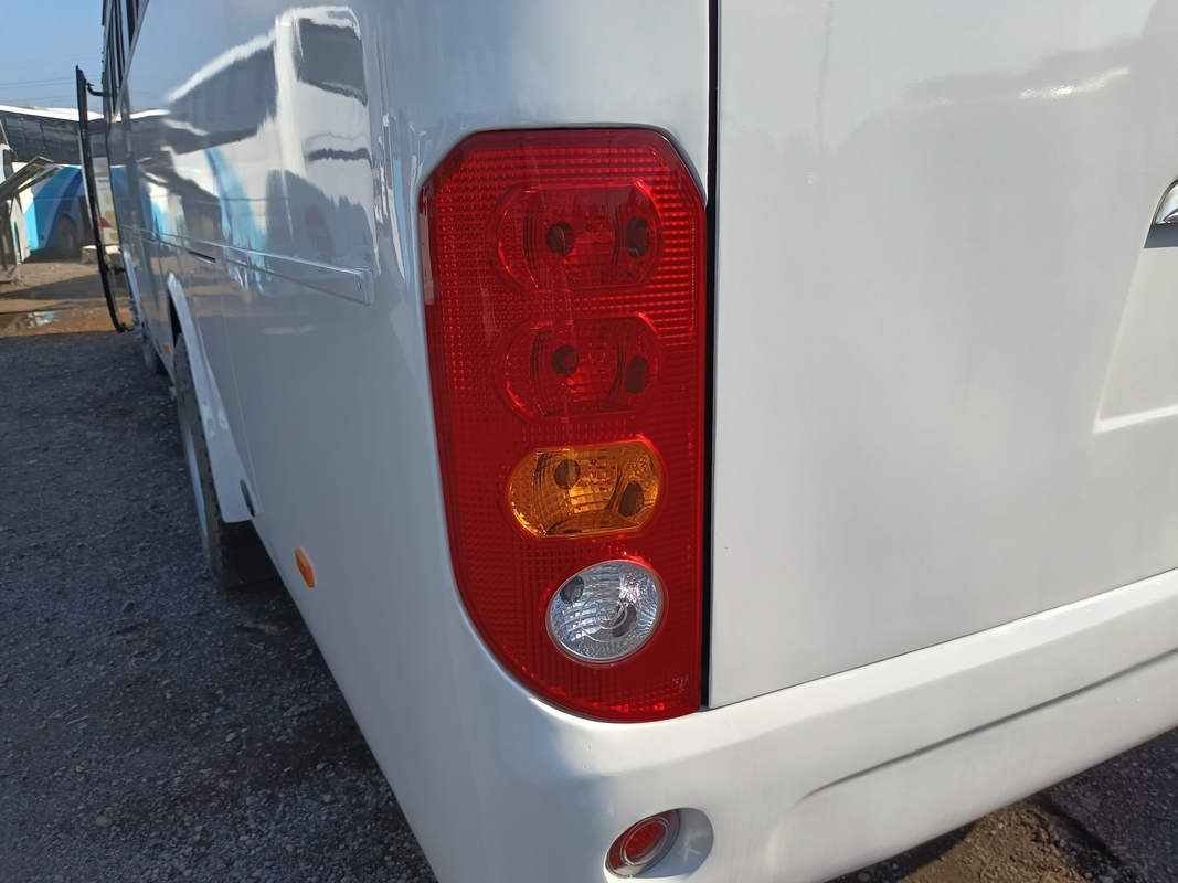ZK6102D Yutong Gebruikte Passagiersbus 2020 57-Zitter 2+3 Indeling Eén Deur Rechtsgestuurd Luxe Bus