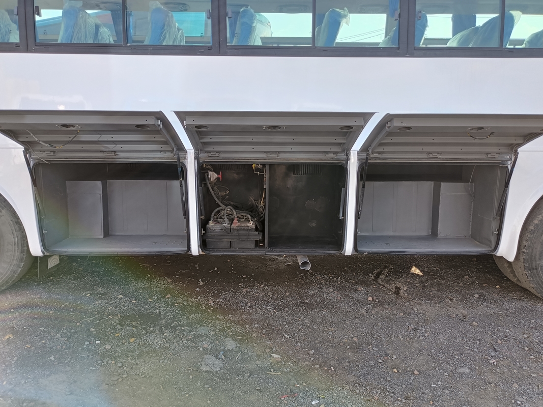 ZK6102D Yutong Gebruikte Passagiersbus 2020 57-Zitter 2+3 Indeling Eén Deur Rechtsgestuurd Luxe Bus