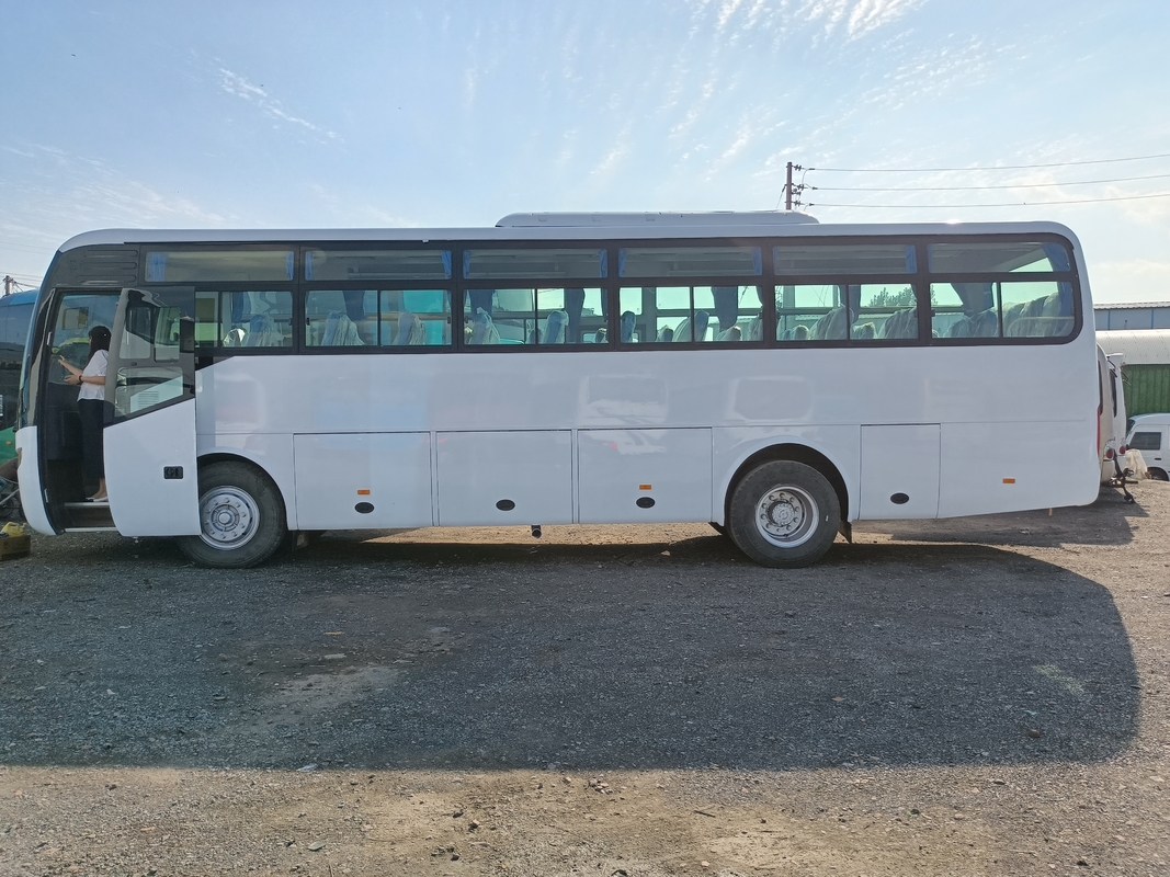 ZK6102D Yutong Gebruikte Passagiersbus 2020 57-Zitter 2+3 Indeling Eén Deur Rechtsgestuurd Luxe Bus