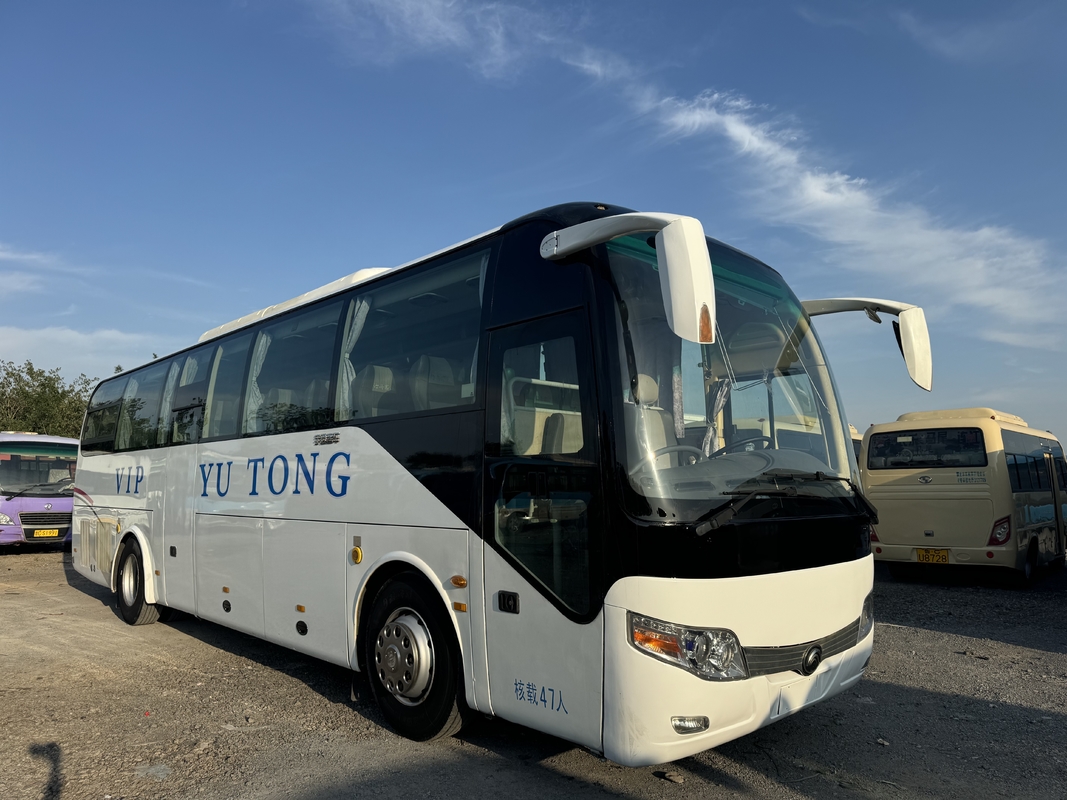 ZK6110 Yutong Gebruikte Passagiersbus 2020 56 zitplaatsen 2+3 Layout Twee-deurs Linksgestuurde Luxe Bus