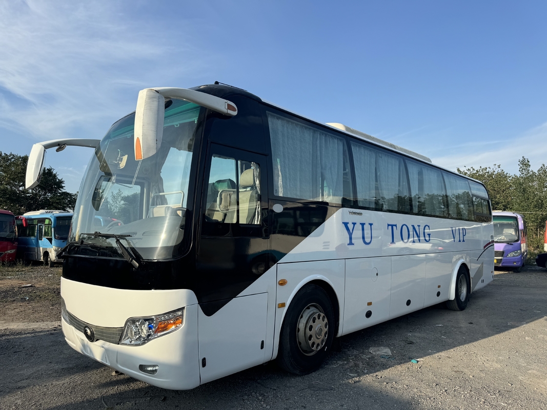ZK6110 Yutong Gebruikte Passagiersbus 2020 56 zitplaatsen 2+3 Layout Twee-deurs Linksgestuurde Luxe Bus