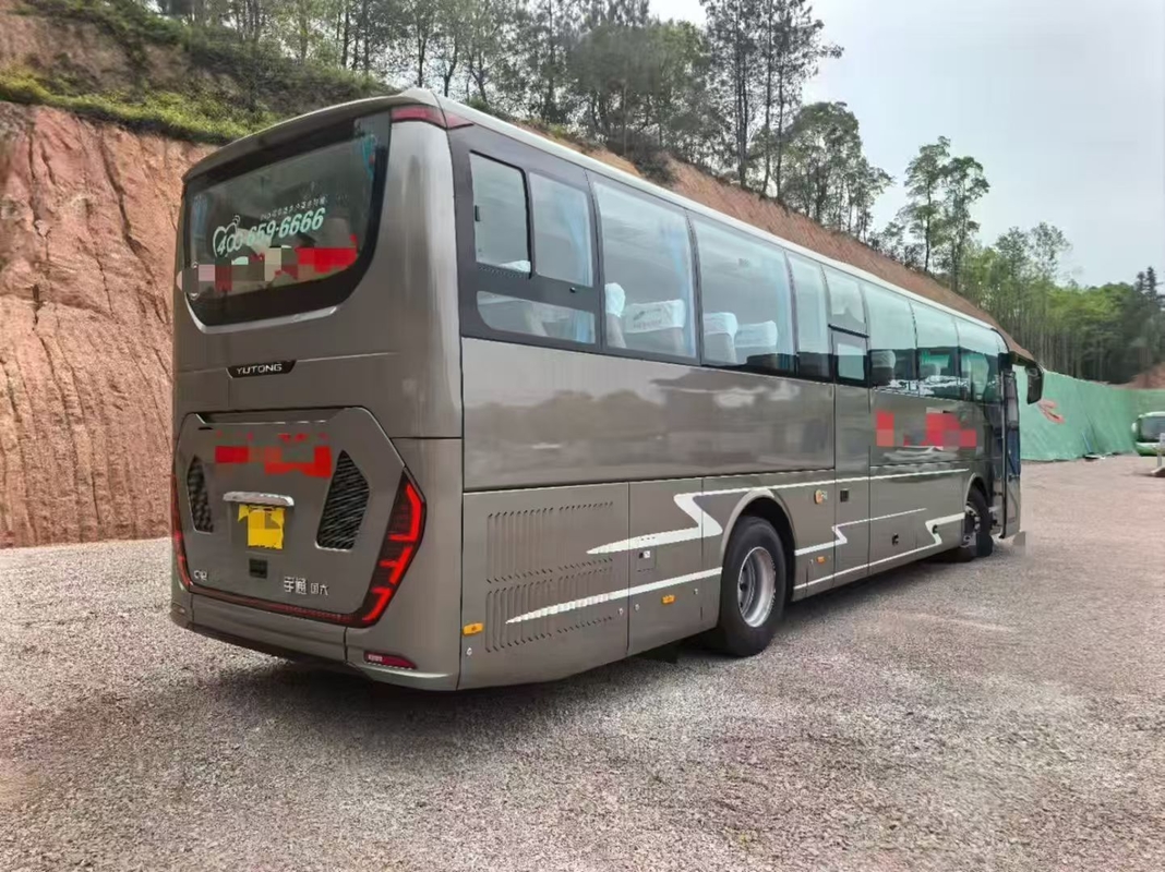 ZK6127 Yutong Gebruikte Passagiersbus 2023 54-Zitter 2+3 Indeling Eén Deur Linkerhandbesturing Luxe Bus