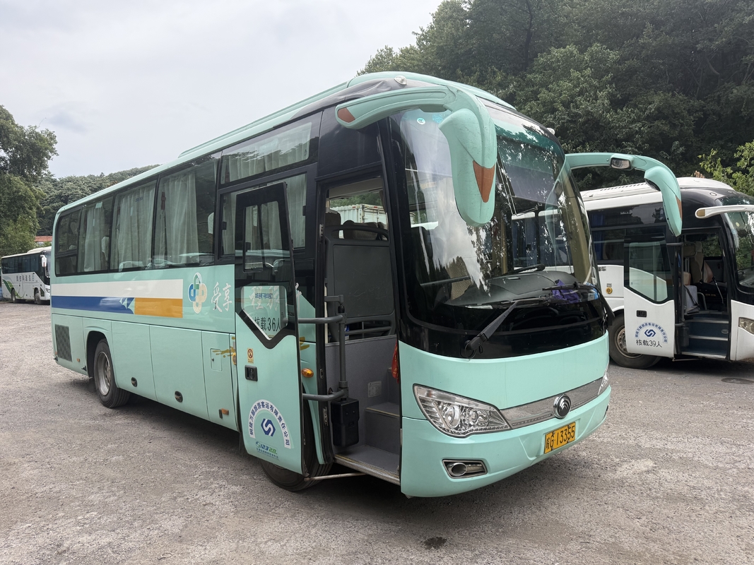 53 Zitplaatsen 2023 Jaar Gebruikte Yutong Bus ZK6906 Dieselmotor RHD LHD Bestuurdersbesturing Geen Ongeluk