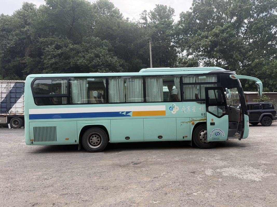 53 Zitplaatsen 2023 Jaar Gebruikte Yutong Bus ZK6906 Dieselmotor RHD LHD Bestuurdersbesturing Geen Ongeluk