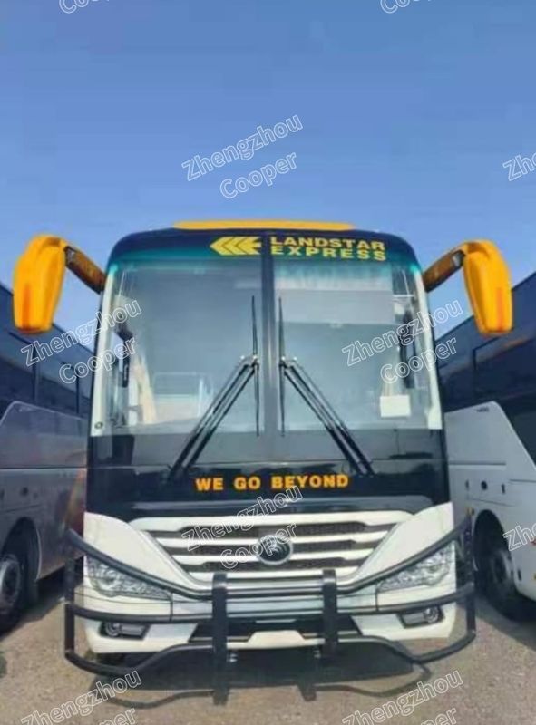 ZK6120D Yutong gloednieuwe Passagiersbus 2025 67-zitplaats 2+3 Layout Twee passagiersdeuren en 1 bestuurdersdeur Rechterhandse luxebus