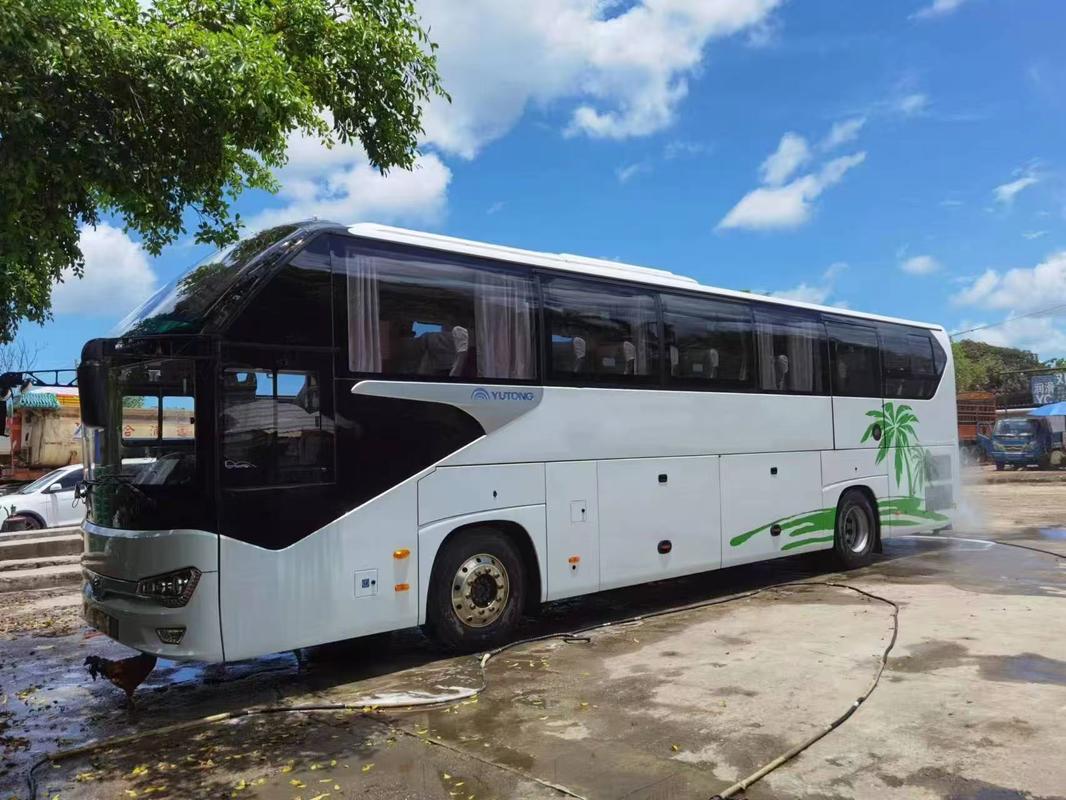 Gebruikte Yutong Coach Bus 50 zitplaatsen Luxe Weichai Tour Diesel Airport Kerk Pendelbussen