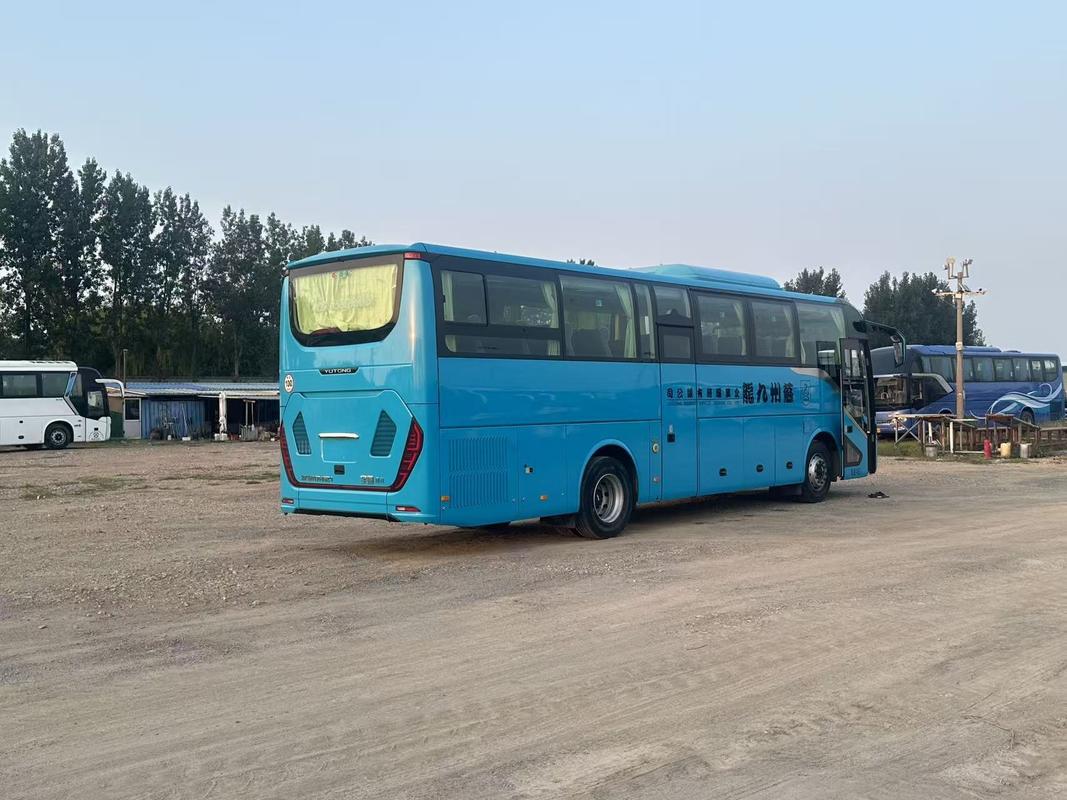 Tweedehands Yutong Coach Bus 50 zitplaatsen Weichai Tour Diesel Airport Kerk Pendelbaan School Interurban Intercity Bussen RHD/LHD