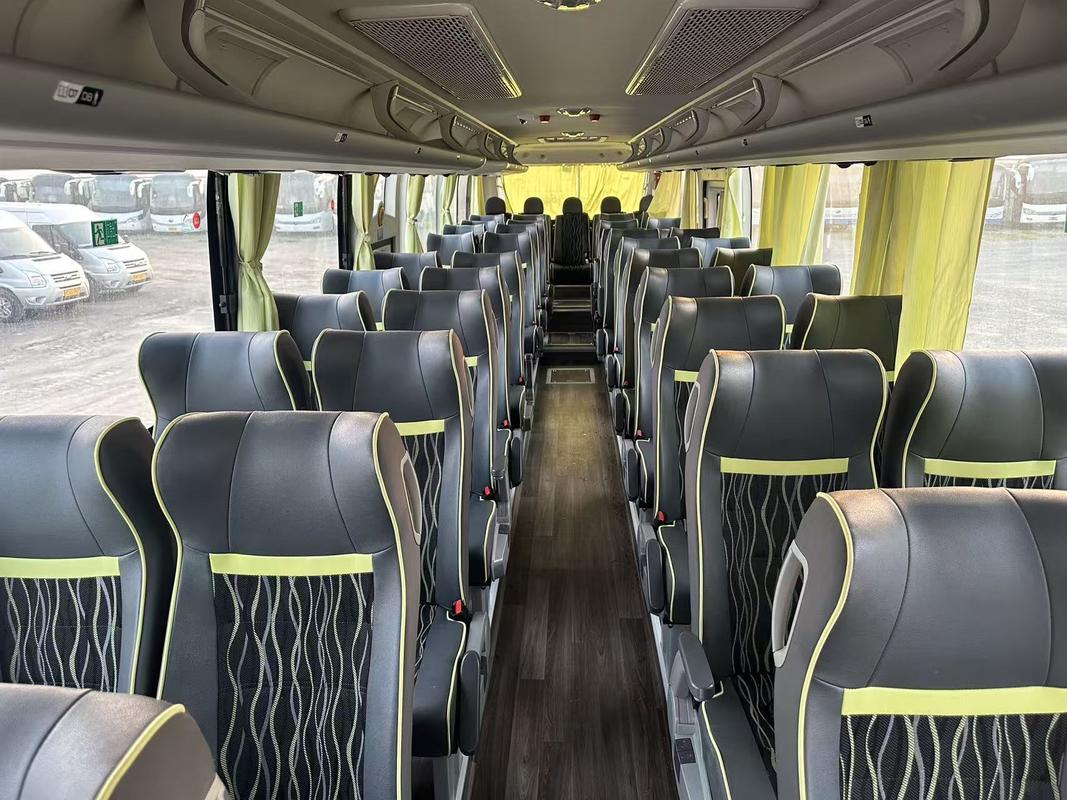 Tweedehands Yutong Coach Bus 50 zitplaatsen Weichai Tour Diesel Airport Kerk Pendelbaan School Interurban Intercity Bussen RHD/LHD