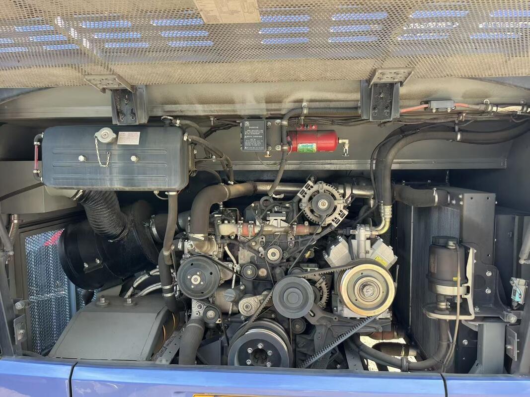 Gebruikte Diesel Kinglong Bus 50 zitplaatsen Luxe Leafspring Weichai Motor School Tour Intercity Pendelbus