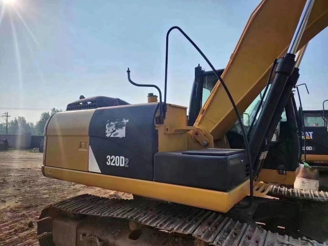 Gebruikte rupsgraafmachine Chinees merk 21,69T in uitstekende staat capaciteit 1m³ nominaal vermogen 104kW voor bouw