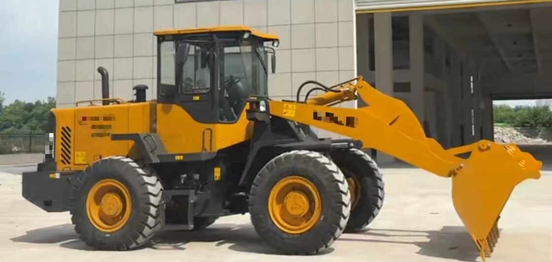 Gebruikte Chinese merk shovel 3 ton in uitstekende staat laadvermogen nominaal vermogen 118 kW voor bouw