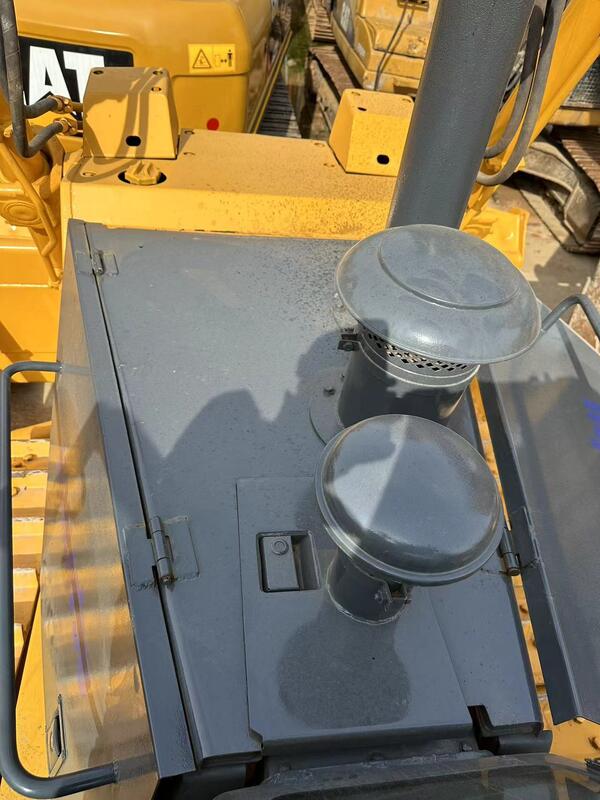 Nieuwe Aankomst Gebruikte Chinese Merk Rupsgraafmachine Bak Capaciteit 5 Ton In Uitstekende Staat Nominaal Vermogen 305 KW 14.07 L Voor Constructie In Uitstekende Staat