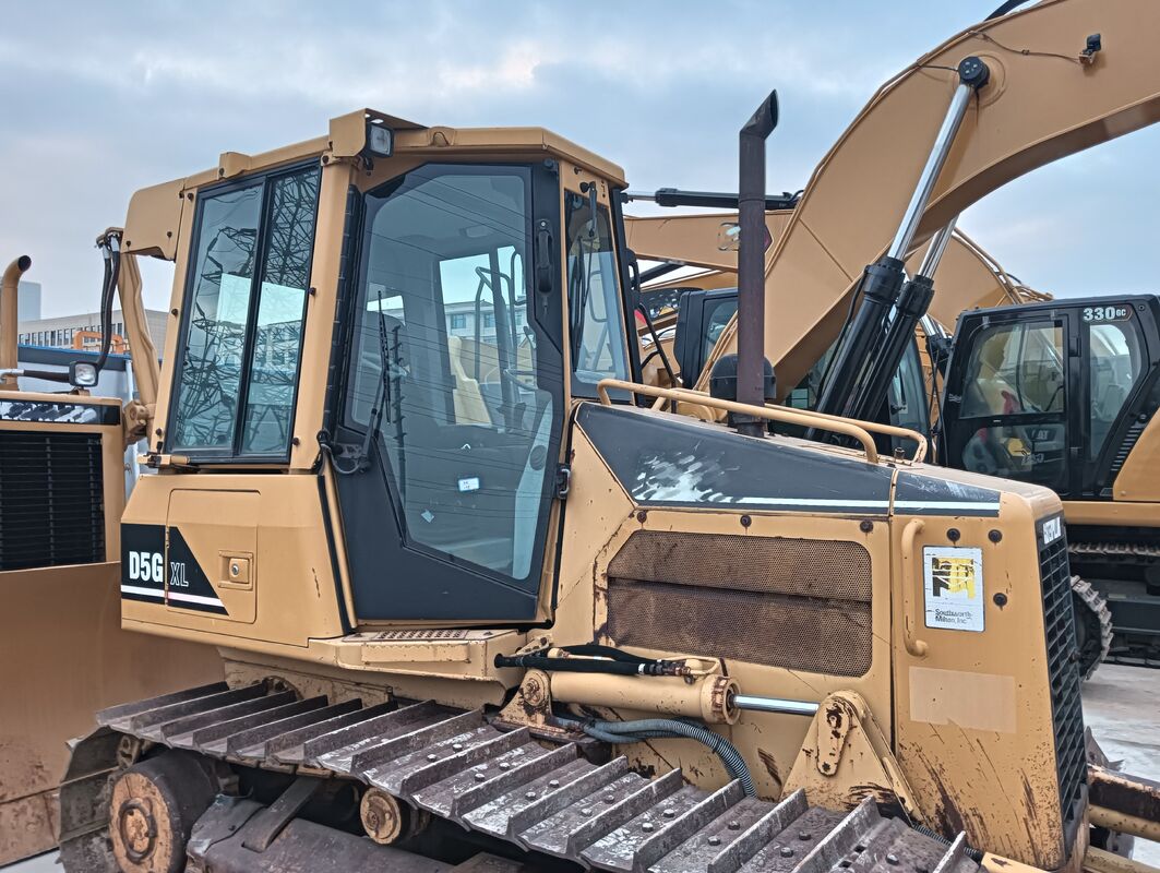 Used Chinese Brand Tracked Bulldozer Bucket Capacit 8.919 Tons In Excellent Condition  74kW 5.0 L For Construction