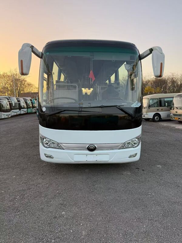 Gebruikte luxe bussen Yutong Zk6119 Yuchai 330 pk Leaf Spring 50 zitplaatsen Lux Transport met airconditioning Voor toeristen of lange afstand